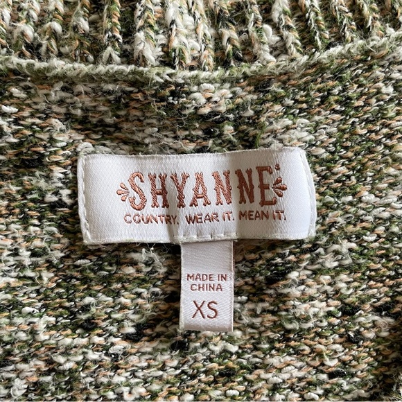 Shyanne Knit Sweater Vest Women’s XS Marbled Green Button Up Front Cropped - Picture 2 of 12